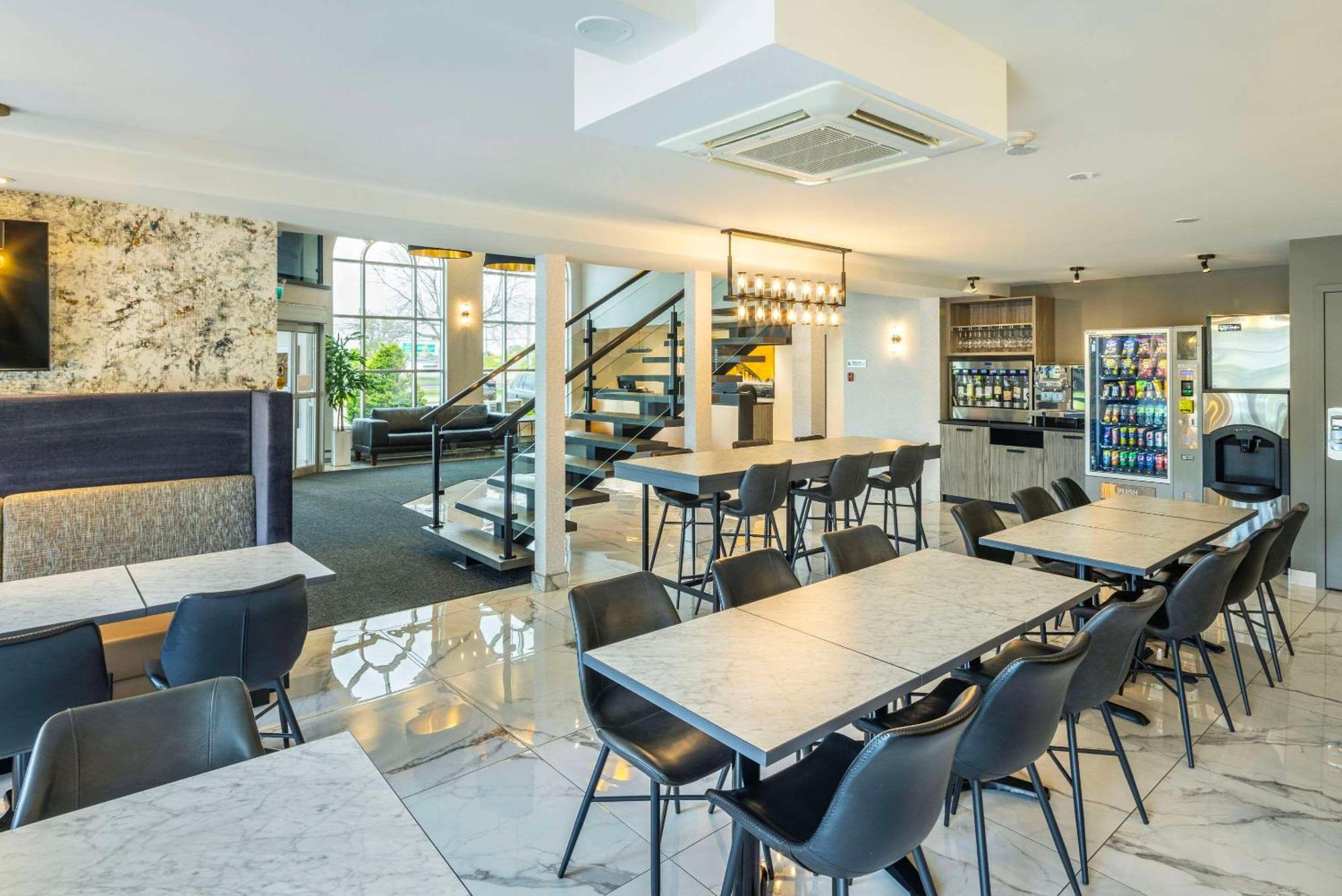 Les Suites De Laviolette Ascend Hotel Collection Trois-Rivieres Ngoại thất bức ảnh